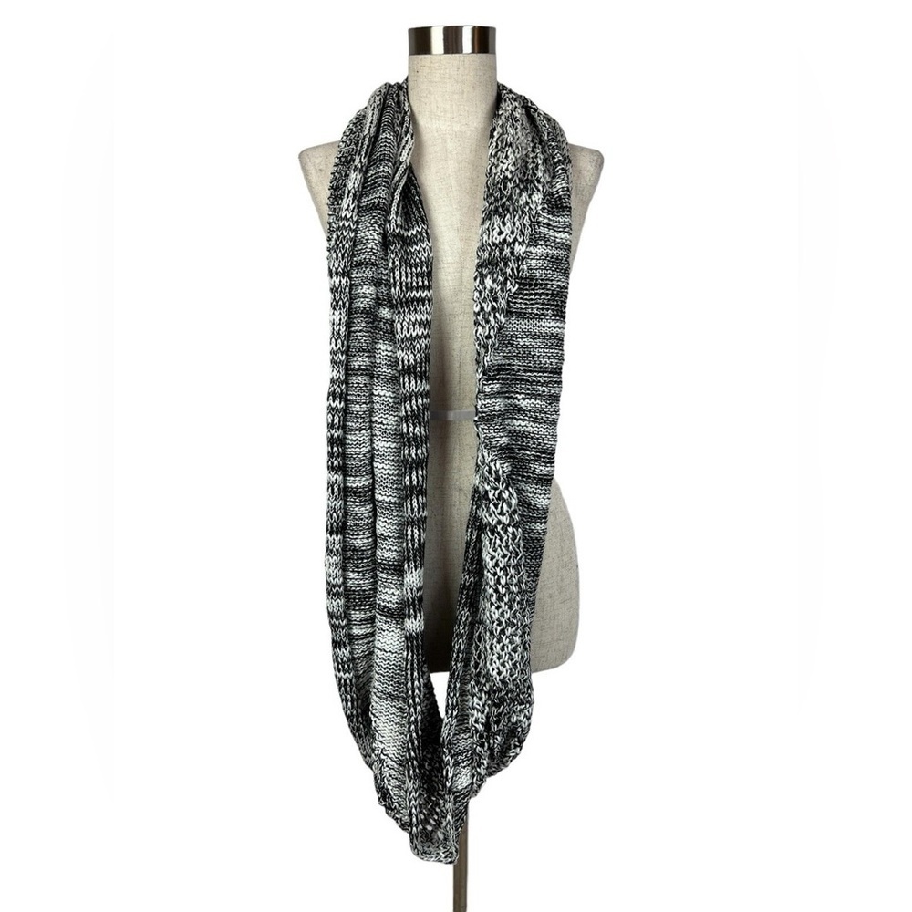 Ann Taylor Geometric Monochrome Knit Scarf